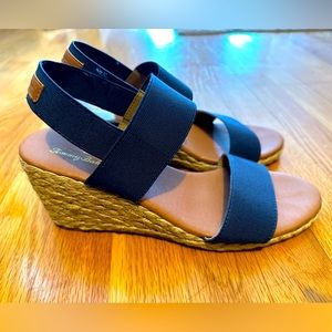 Tommy Bahama navy sandals